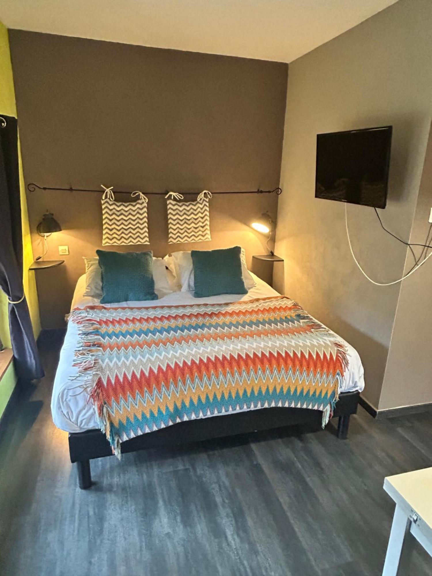 Le D'Tour Gourmand Bed & Breakfast Toulouse-le-Chateau Exterior photo